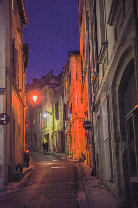  Ruelles Arles la nuit